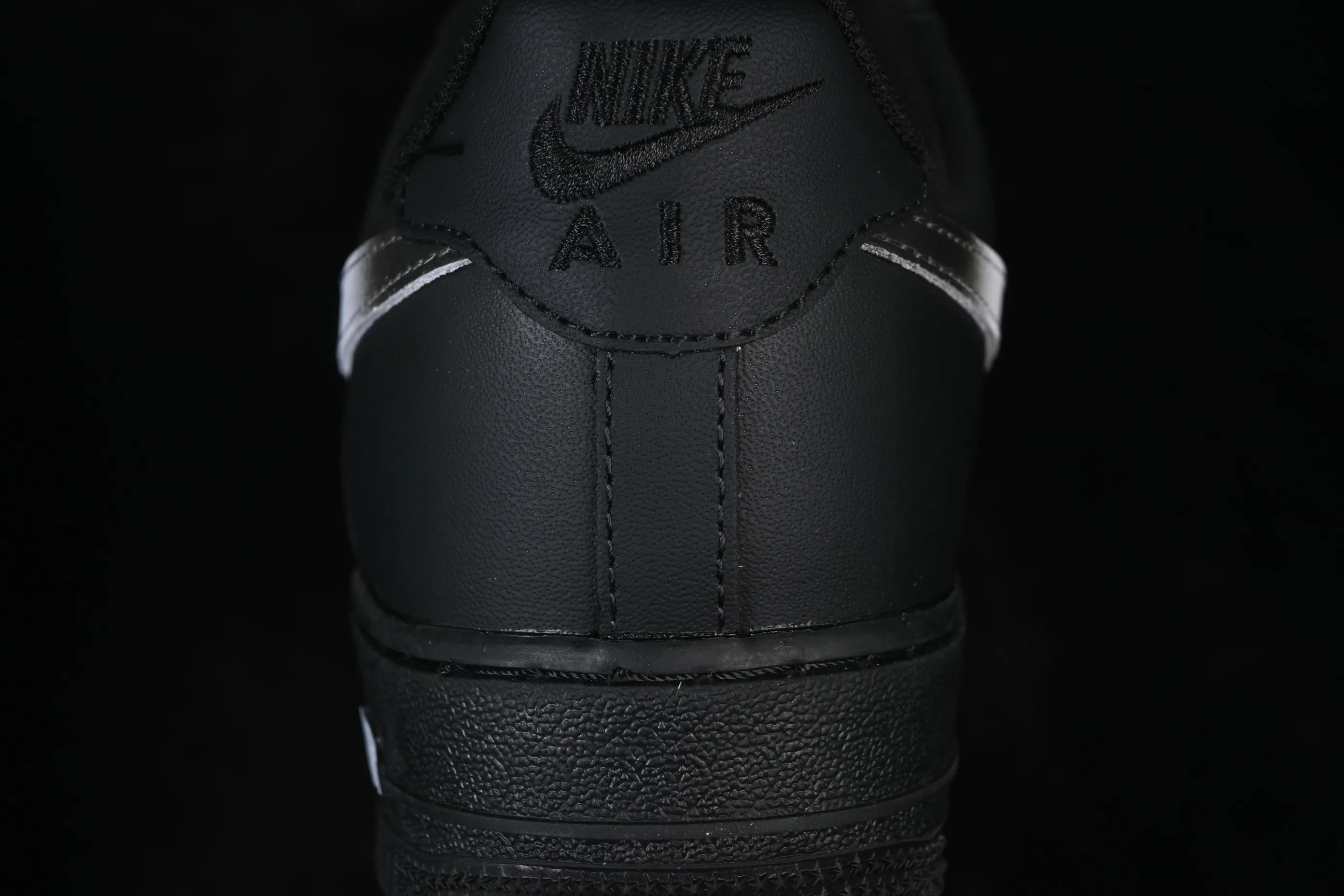 All categories Nk Air Force 1 Air Force series Nk Air Force 1 Low Air Force low-top Nike Air Force 1'07 Low Two-dimensional theme Black and white hook Air Force 1 low-top casual sneakers ZH0316-100